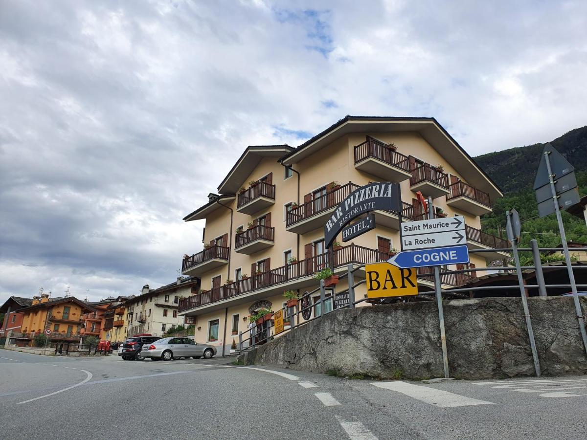 Hotel Ristorante Chateau 艾马维尔 外观 照片